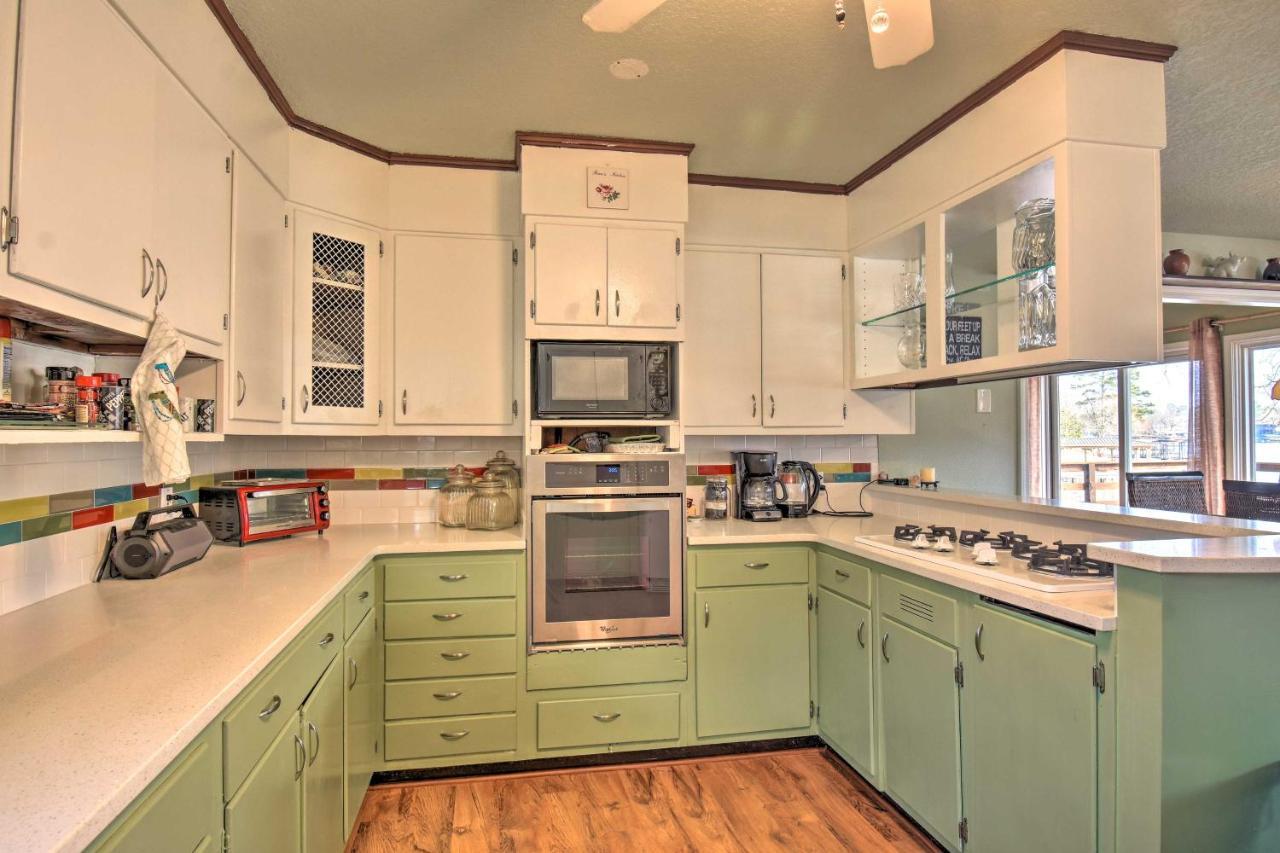 Lakefront Hot Springs Home With Updated Deck And Dock! 외부 사진
