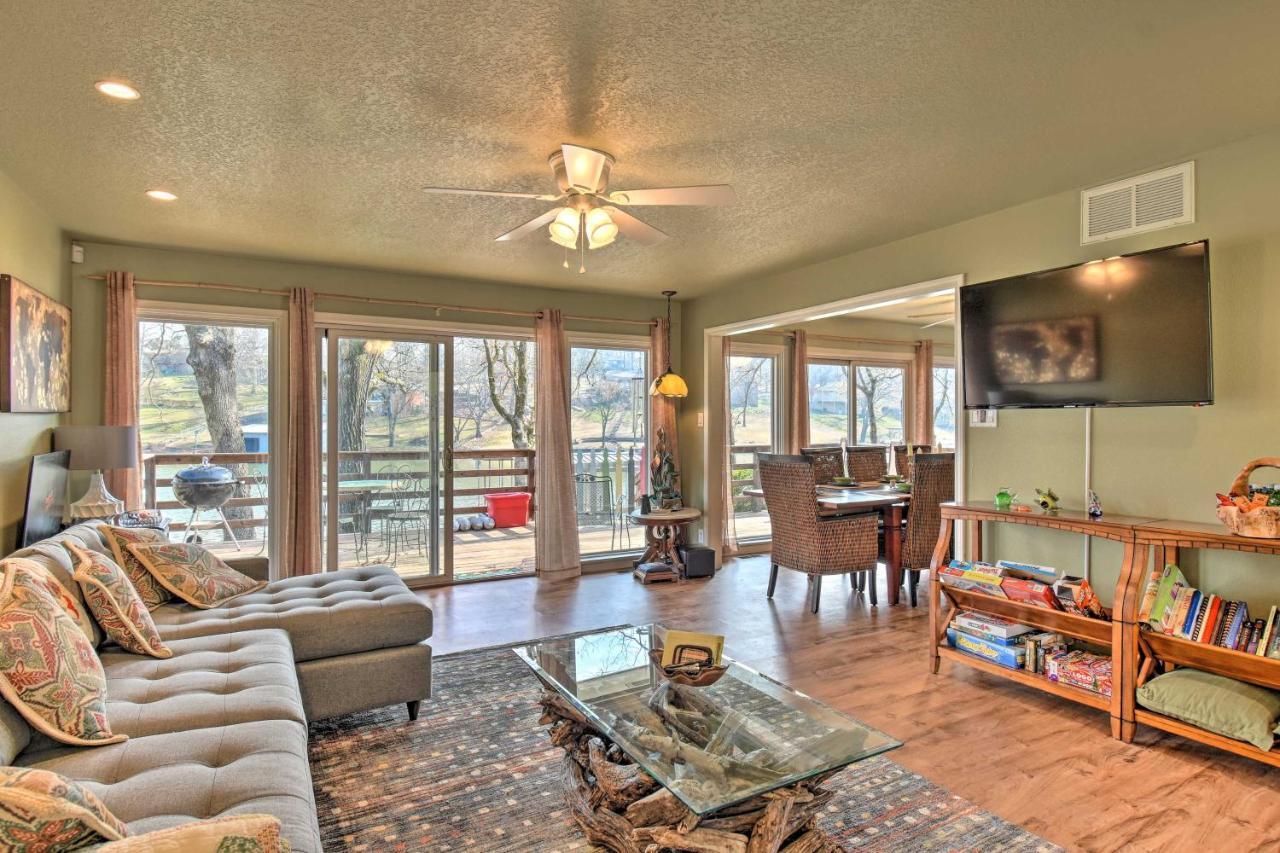 Lakefront Hot Springs Home With Updated Deck And Dock! 외부 사진
